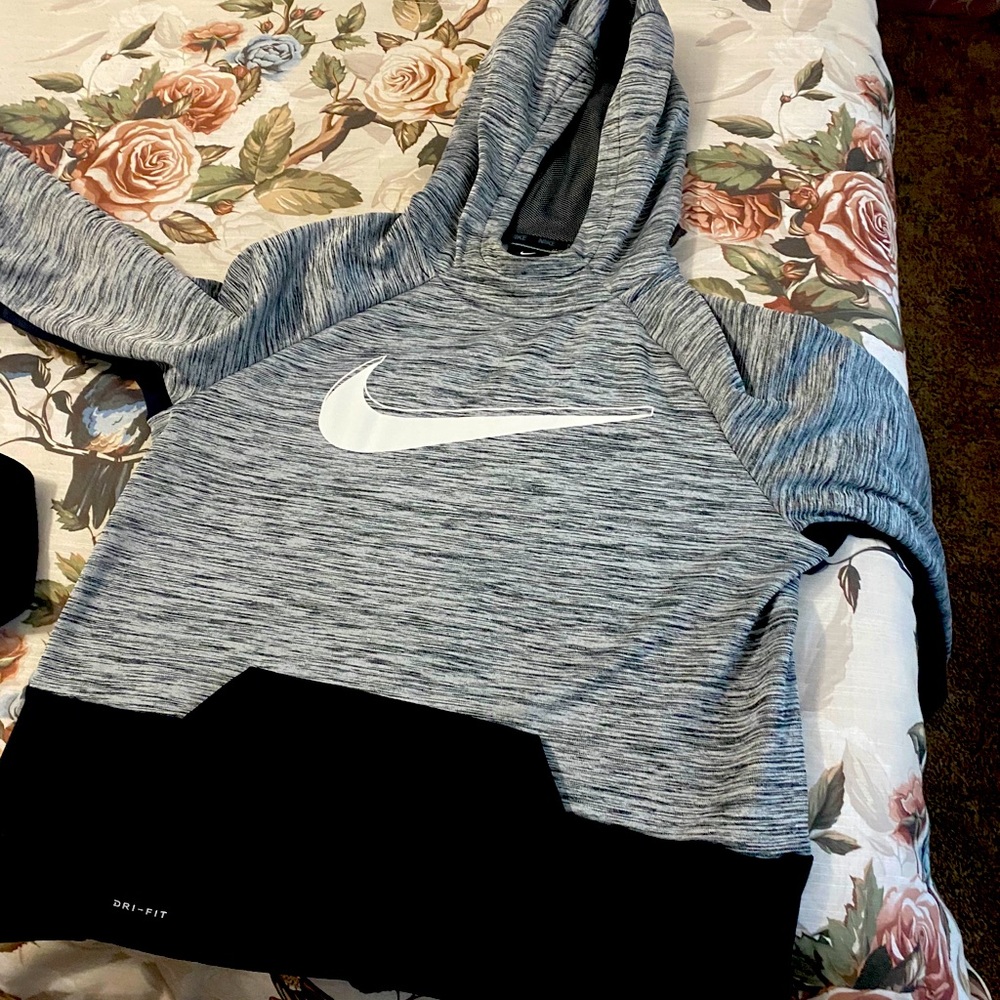 New nike dri-fit sweater